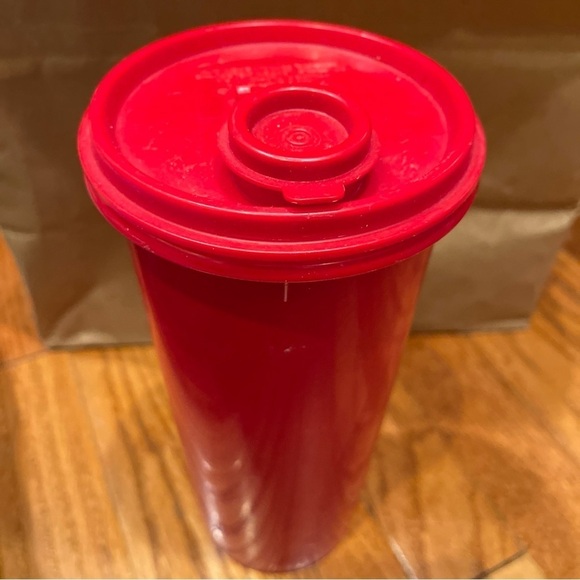 Vtg Red Water Tupperware Pitcher 262-13 w/ Snap On Lid 603-1 & Spout Cover 564-4 - Picture 2 of 6